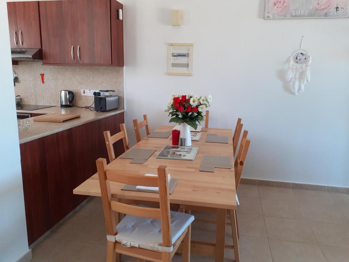 Beautiful 2-Bed House In Mandria Paphos 빌라 외부 사진