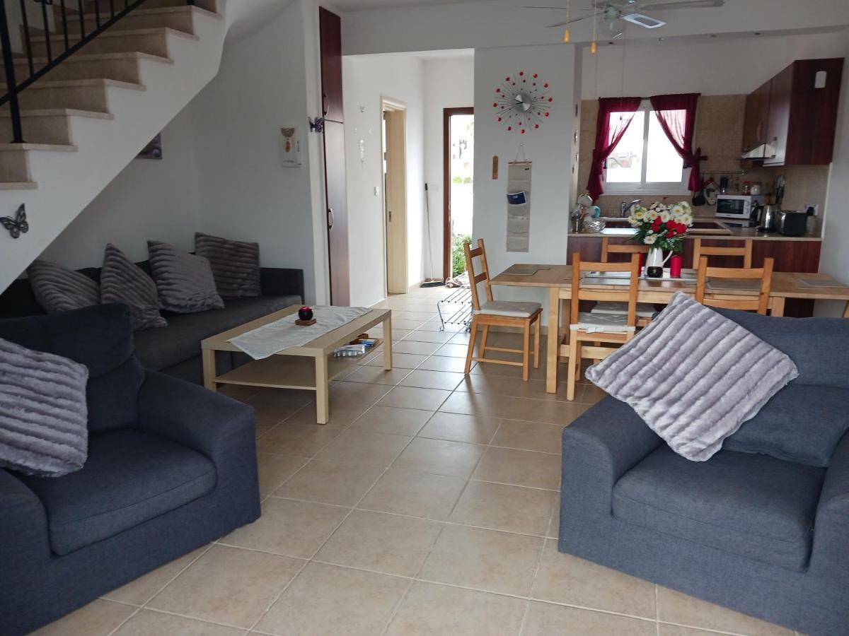 Beautiful 2-Bed House In Mandria Paphos 빌라 외부 사진